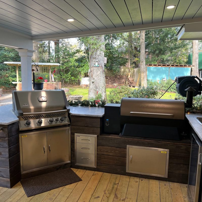 Outdoor Kitchens by Granite Guys, LLC. in Mount Pleasant, Kiawah Island, Charleston and Moncks Corner, South Carolina.
